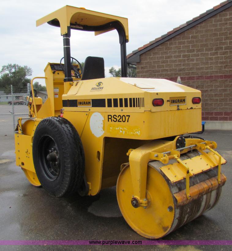 image for item B7423 2006 Ingram RS207 flat face steel roller