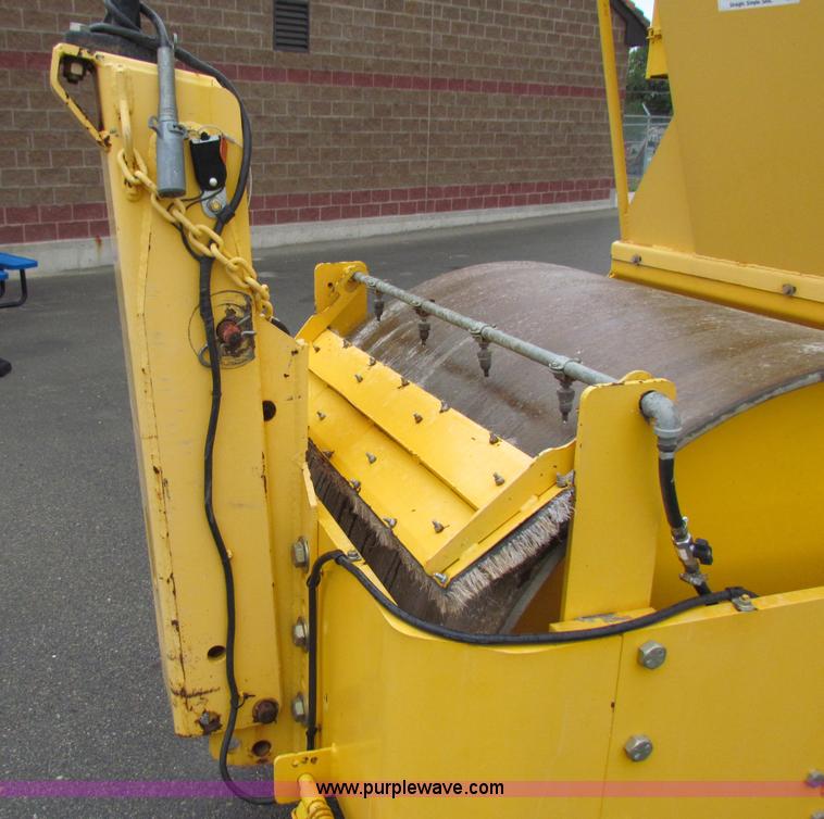 image for item B7423 2006 Ingram RS207 flat face steel roller