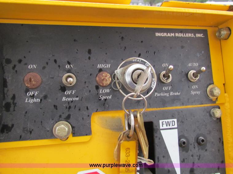 image for item B7423 2006 Ingram RS207 flat face steel roller