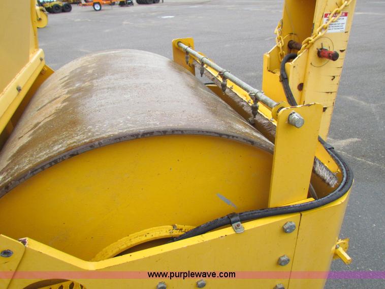 image for item B7423 2006 Ingram RS207 flat face steel roller