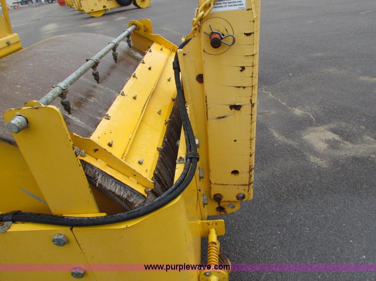 image for item B7423 2006 Ingram RS207 flat face steel roller