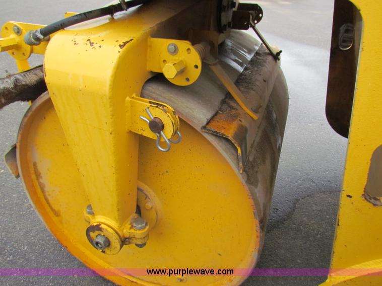 image for item B7423 2006 Ingram RS207 flat face steel roller