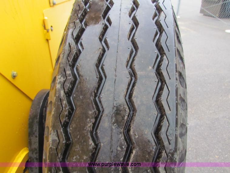 image for item B7423 2006 Ingram RS207 flat face steel roller