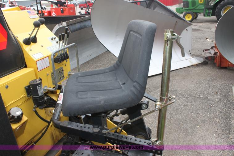 image for item E4018 2008 Bomag BF815 asphalt paver