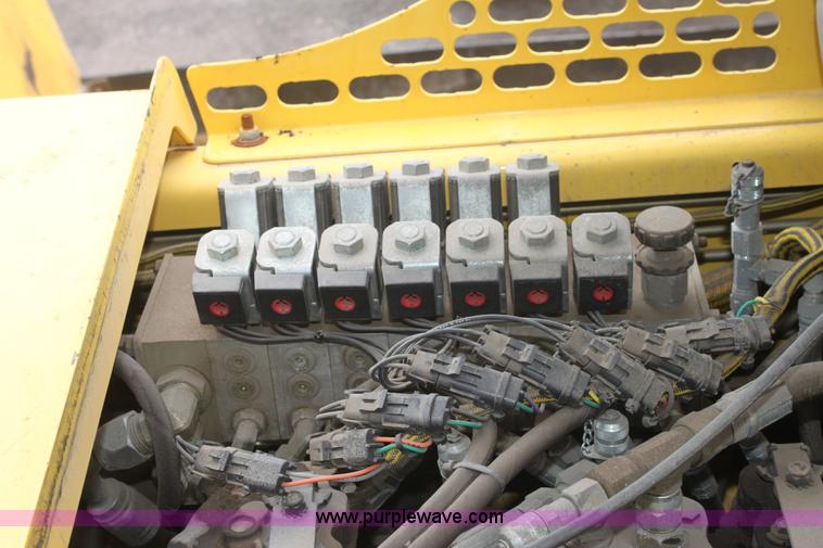 image for item E4018 2008 Bomag BF815 asphalt paver