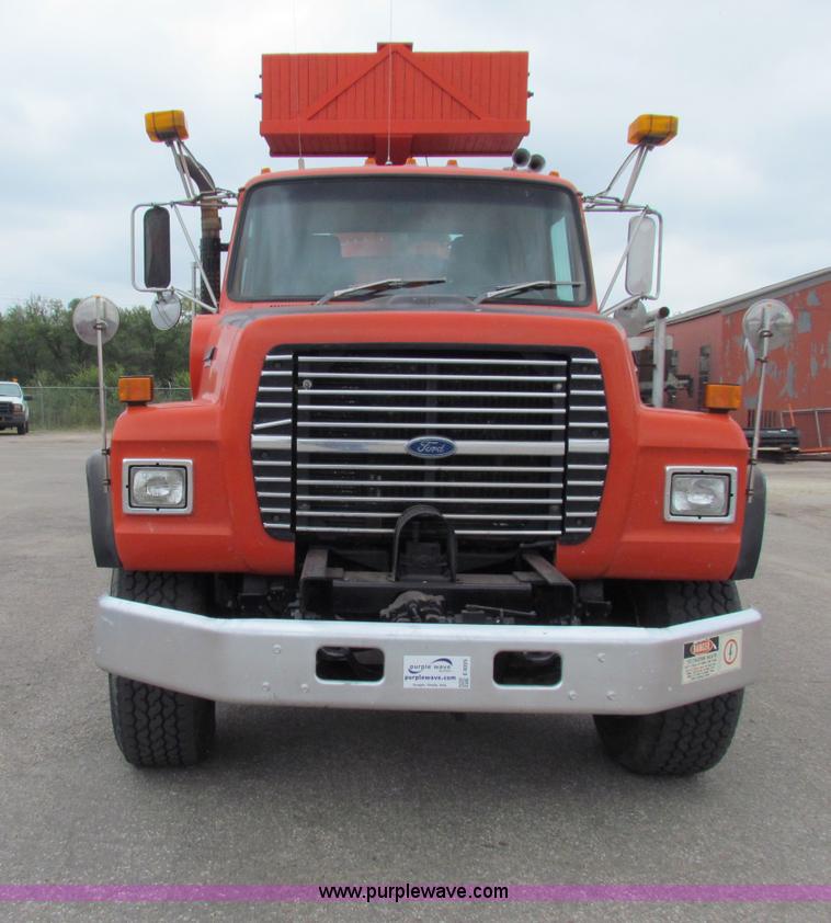 image for item E4025 1994 Ford LNT8000 bridge inspection truck