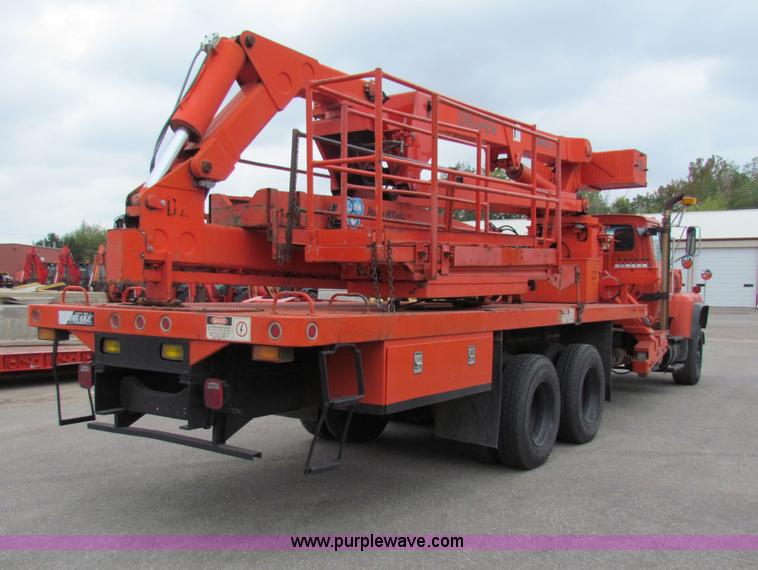 image for item E4025 1994 Ford LNT8000 bridge inspection truck