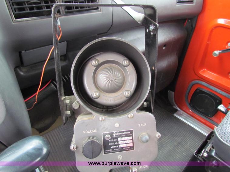 image for item E4025 1994 Ford LNT8000 bridge inspection truck