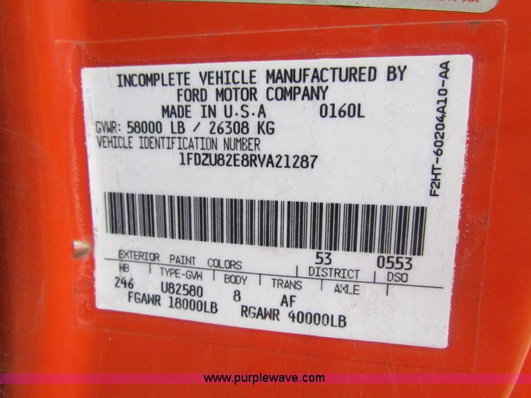 image for item E4025 1994 Ford LNT8000 bridge inspection truck