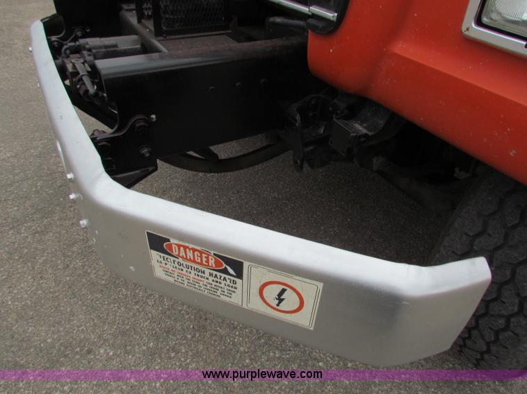 image for item E4025 1994 Ford LNT8000 bridge inspection truck