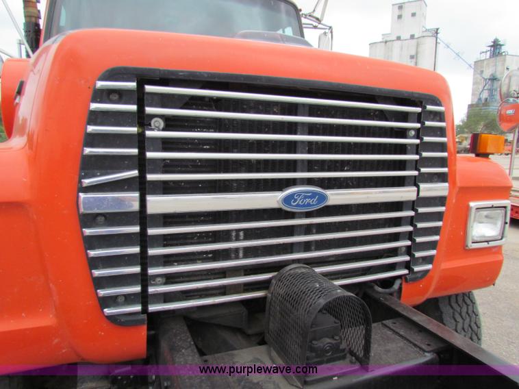 image for item E4025 1994 Ford LNT8000 bridge inspection truck