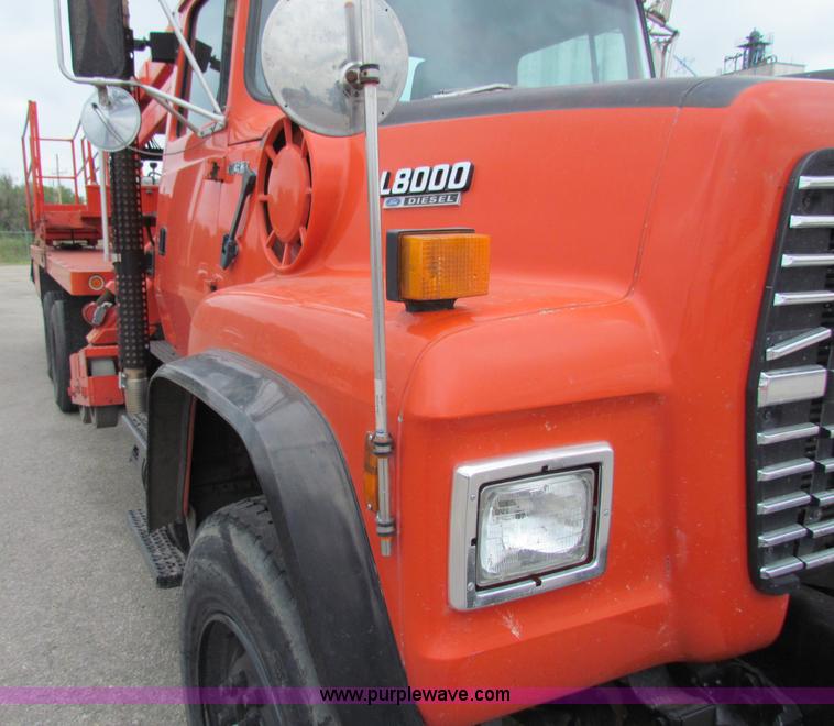 image for item E4025 1994 Ford LNT8000 bridge inspection truck