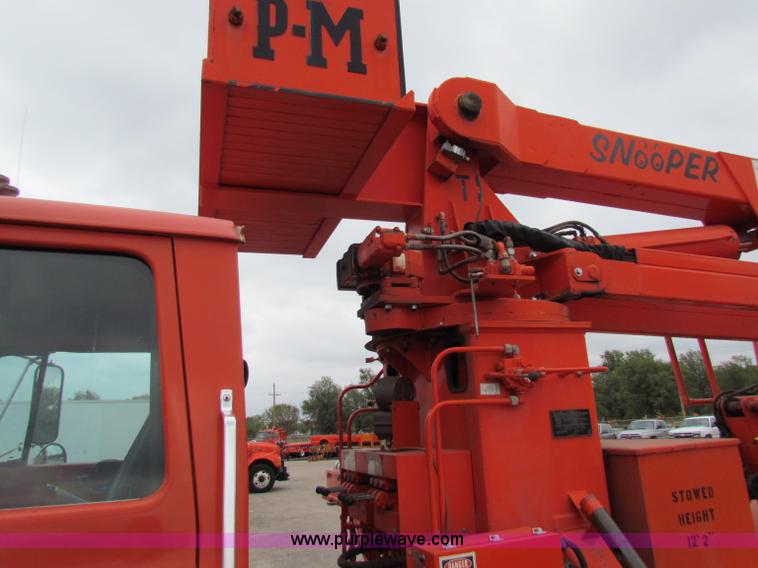 image for item E4025 1994 Ford LNT8000 bridge inspection truck