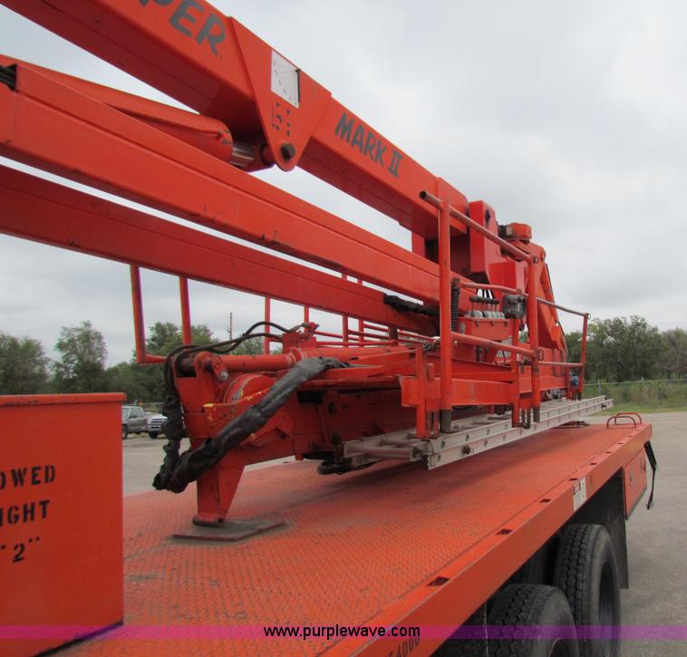 image for item E4025 1994 Ford LNT8000 bridge inspection truck