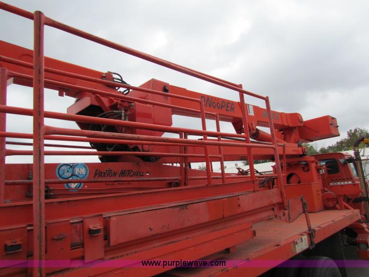 image for item E4025 1994 Ford LNT8000 bridge inspection truck