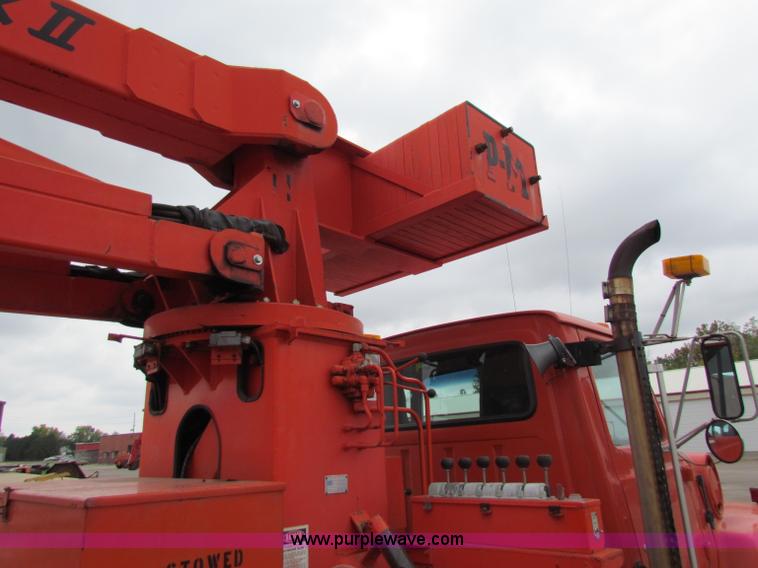 image for item E4025 1994 Ford LNT8000 bridge inspection truck