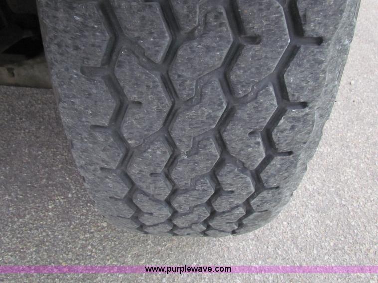 image for item E4025 1994 Ford LNT8000 bridge inspection truck