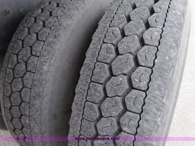 image for item E4025 1994 Ford LNT8000 bridge inspection truck