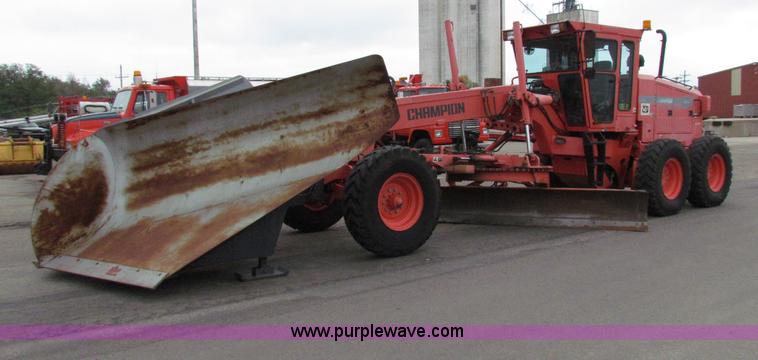 image for item E4035 2000 Champion 710A motor grader