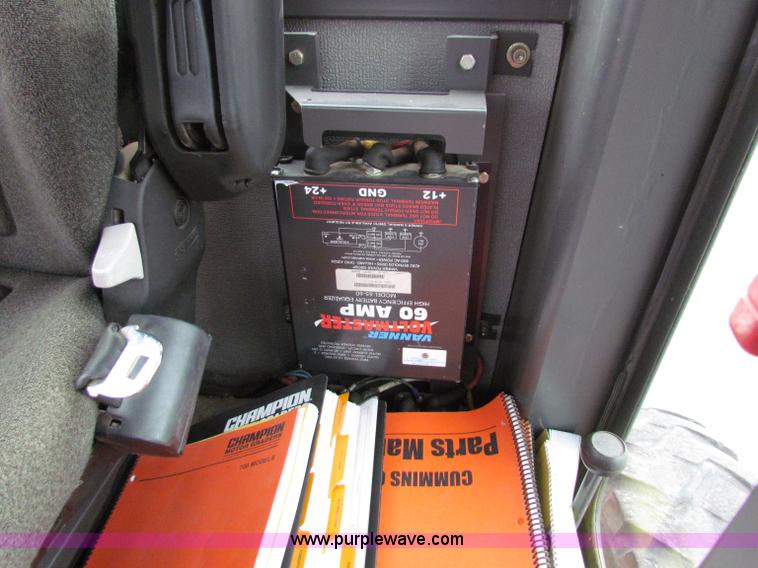 image for item E4035 2000 Champion 710A motor grader