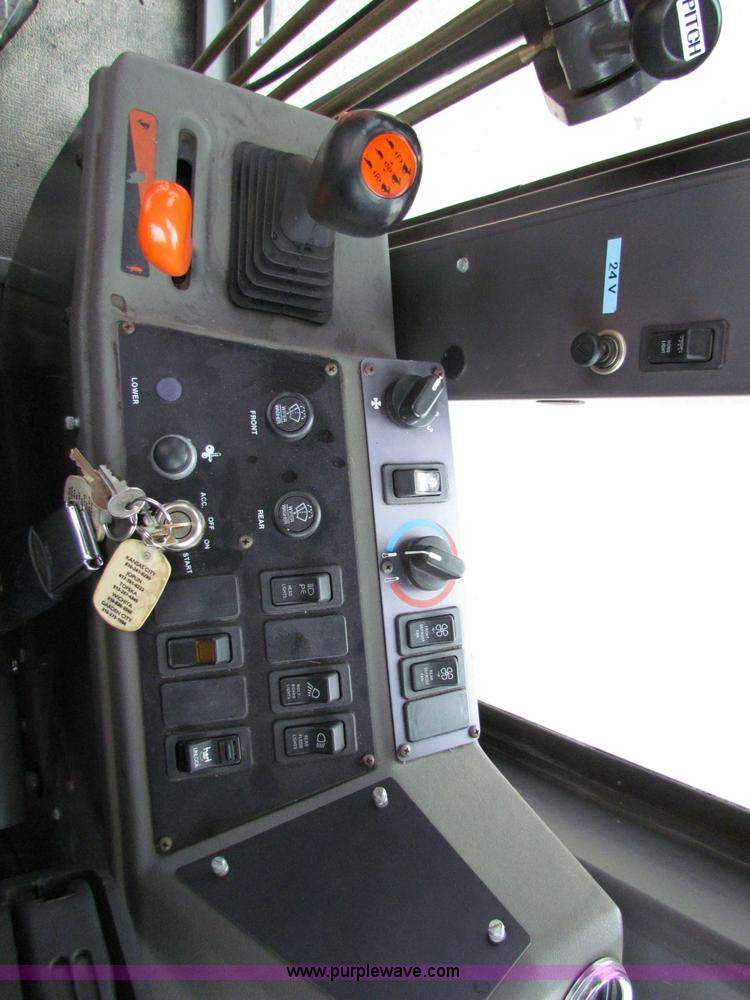 image for item E4035 2000 Champion 710A motor grader