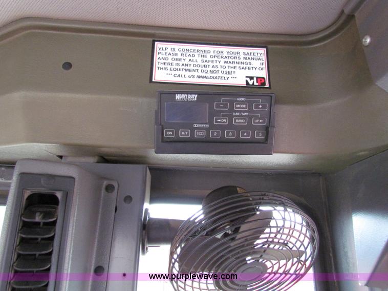 image for item E4035 2000 Champion 710A motor grader