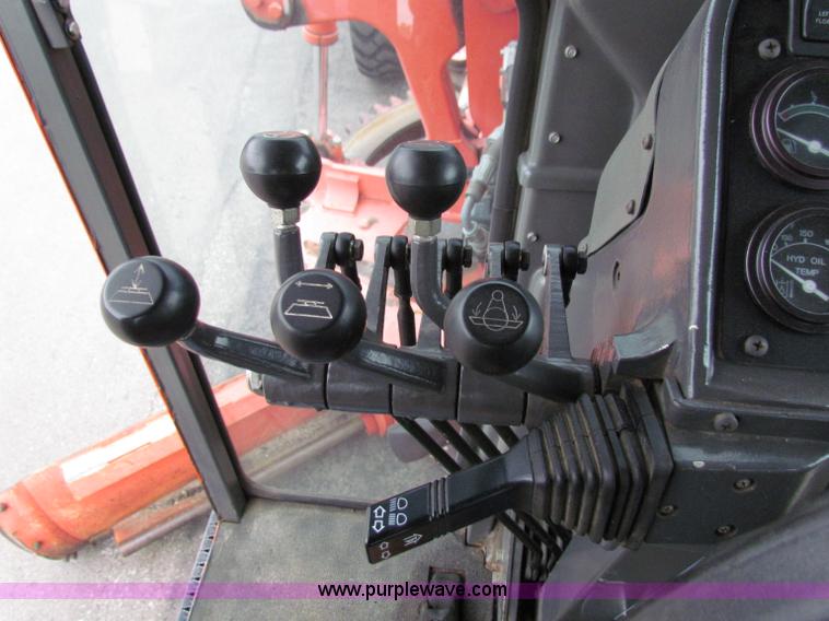 image for item E4035 2000 Champion 710A motor grader