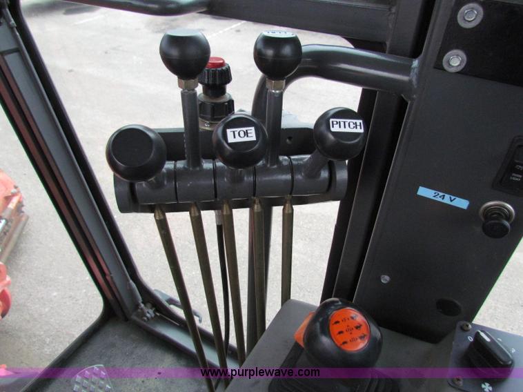 image for item E4035 2000 Champion 710A motor grader