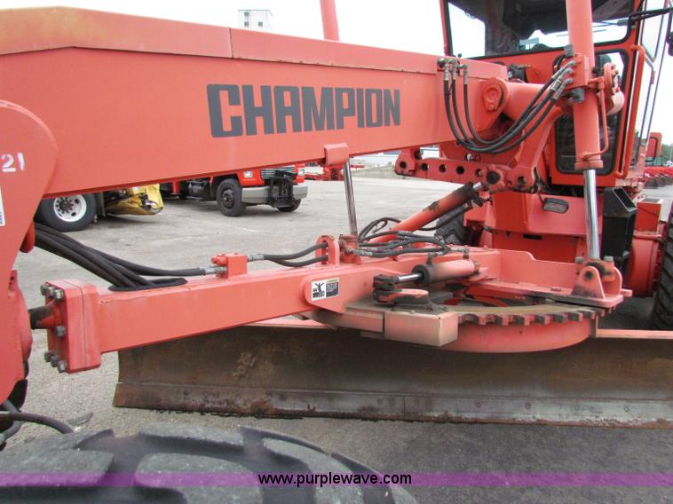 image for item E4035 2000 Champion 710A motor grader