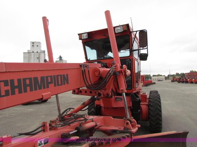 image for item E4035 2000 Champion 710A motor grader
