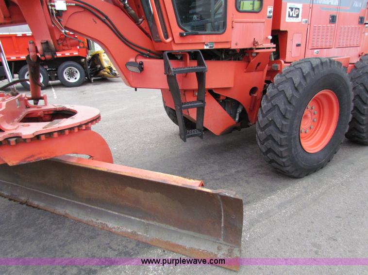 image for item E4035 2000 Champion 710A motor grader