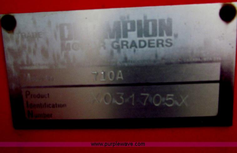 image for item E4035 2000 Champion 710A motor grader