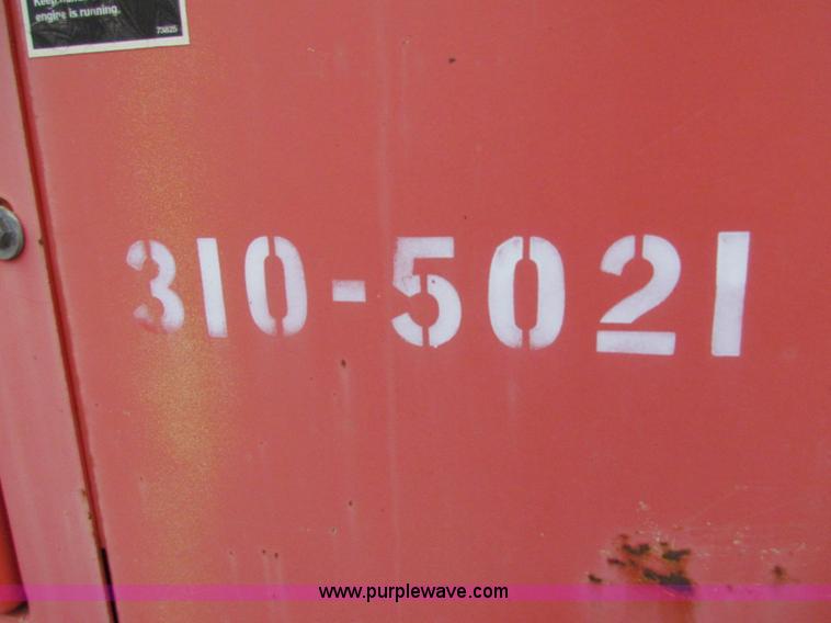 image for item E4035 2000 Champion 710A motor grader