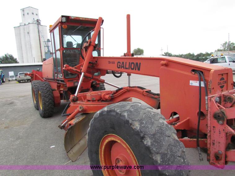 image for item E4036 1996 Galion 830B motor grader