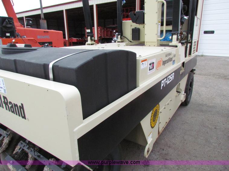 image for item E4049 2006 Ingersoll Rand PT125R pneumatic roller
