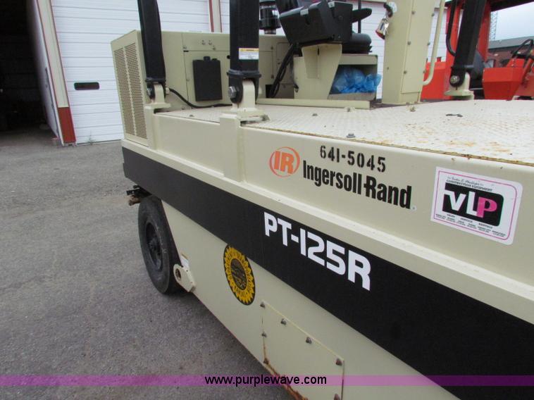 image for item E4049 2006 Ingersoll Rand PT125R pneumatic roller