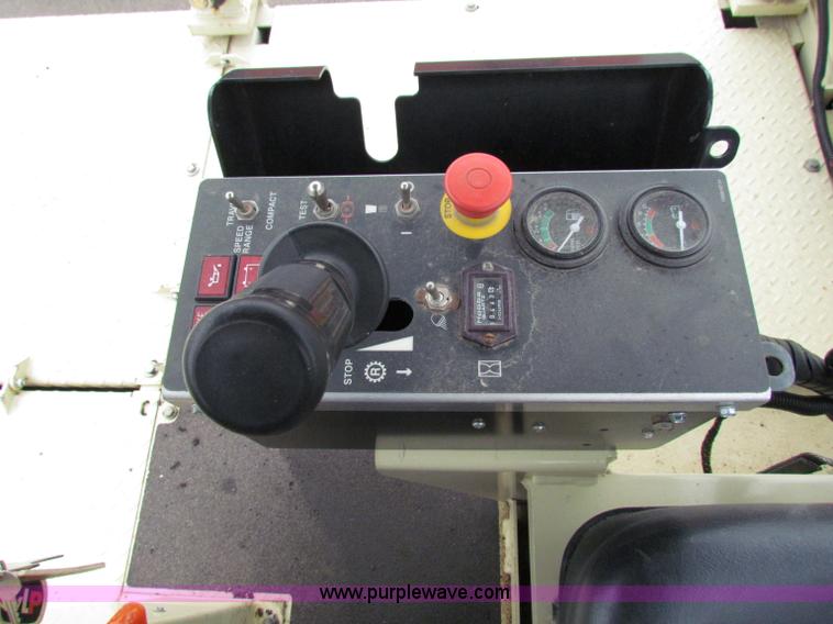 image for item E4049 2006 Ingersoll Rand PT125R pneumatic roller