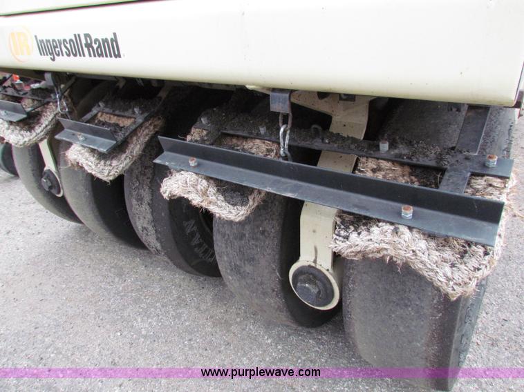 image for item E4049 2006 Ingersoll Rand PT125R pneumatic roller
