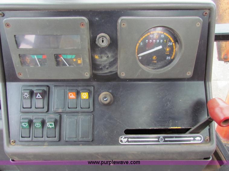 image for item E4057 1995 Ford 555D backhoe