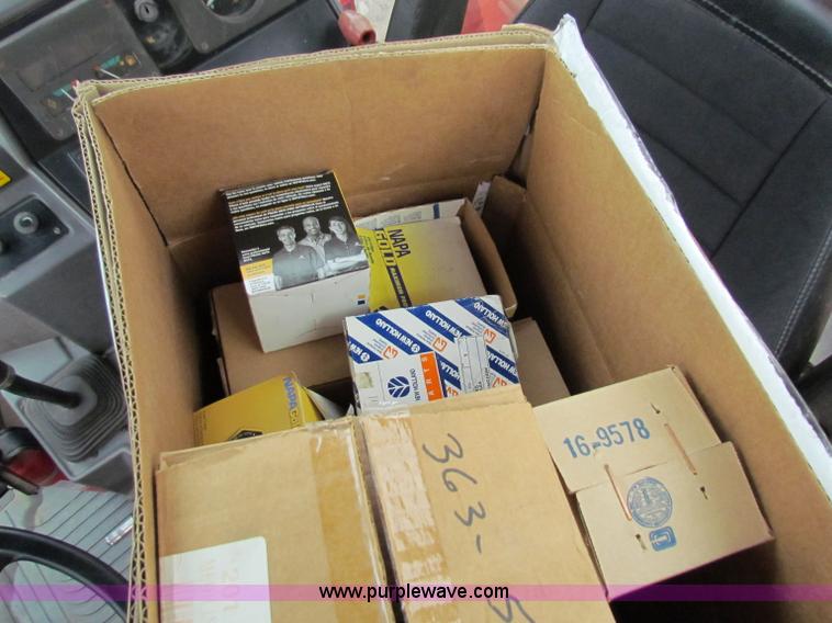 image for item E4057 1995 Ford 555D backhoe