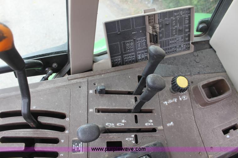 image for item E4062 2007 John Deere 6415 tractor