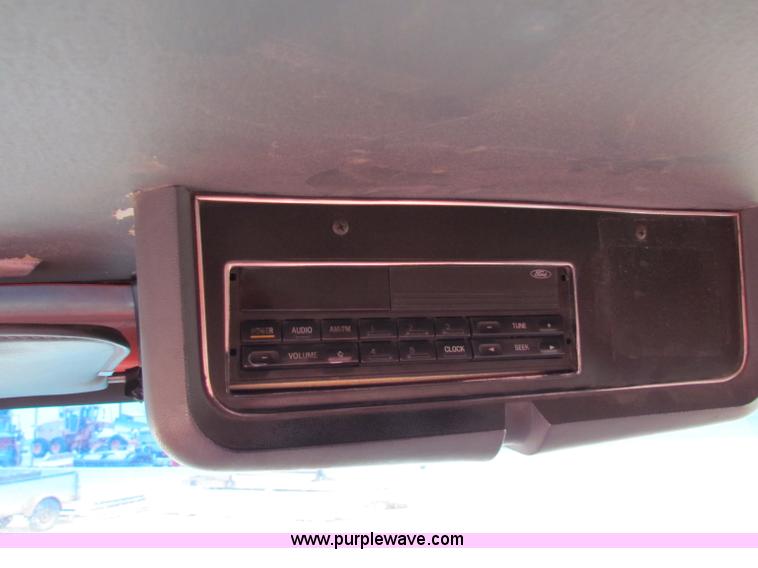 image for item E4087 1997 Ford LNT9000 flatbed truck