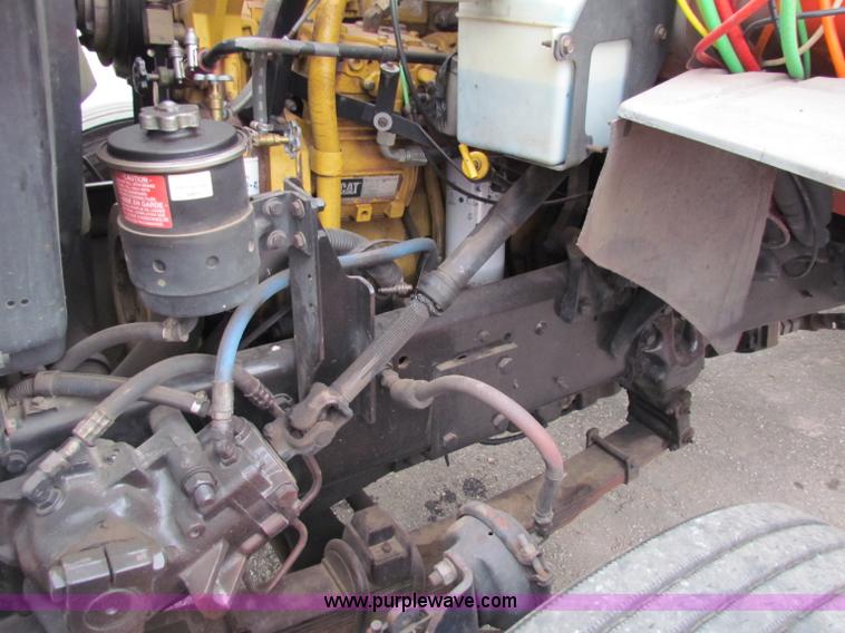 image for item E4087 1997 Ford LNT9000 flatbed truck