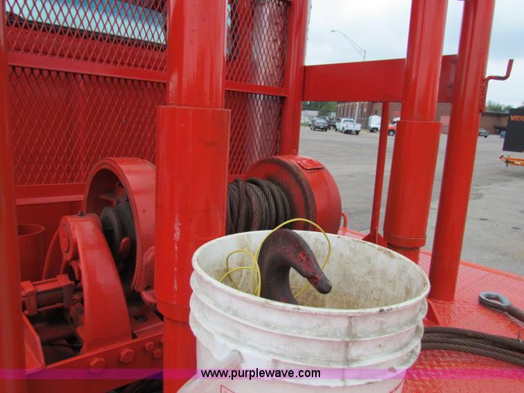 image for item E4087 1997 Ford LNT9000 flatbed truck