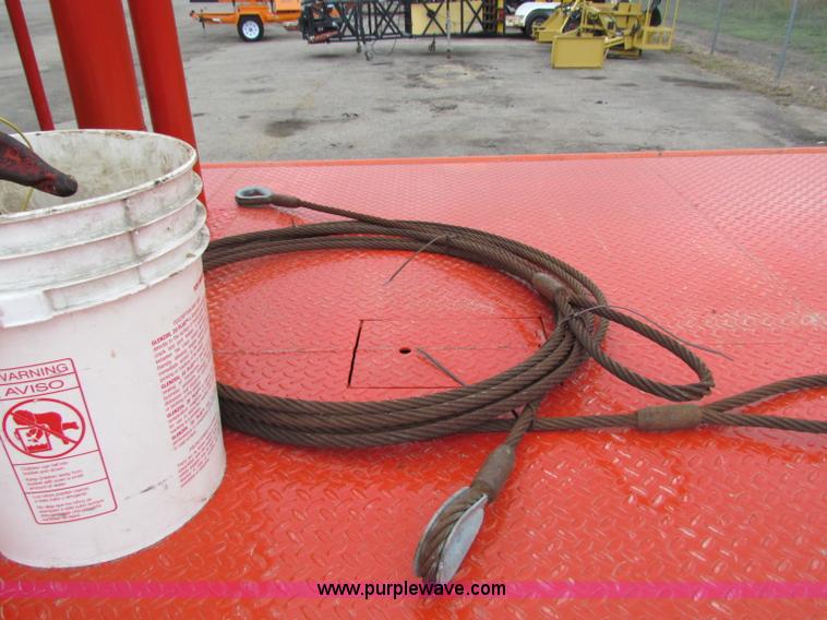 image for item E4087 1997 Ford LNT9000 flatbed truck