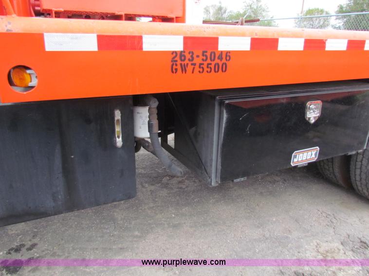 image for item E4087 1997 Ford LNT9000 flatbed truck