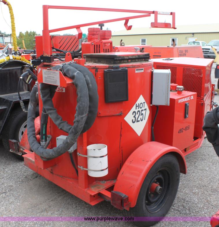 image for item E4099 2001 Craft Co SS-125 crack seal machine