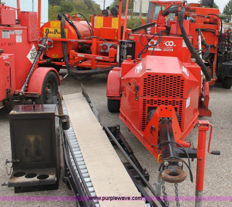 image for item E4100 2005 Craft Co SS-125 crack seal machine