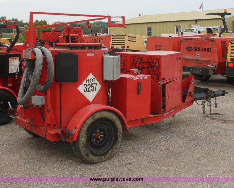 image for item E4101 2001 Craft Co SS-125 crack seal machine