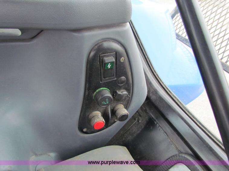 image for item E4117 2003 Ford TS100 tractor